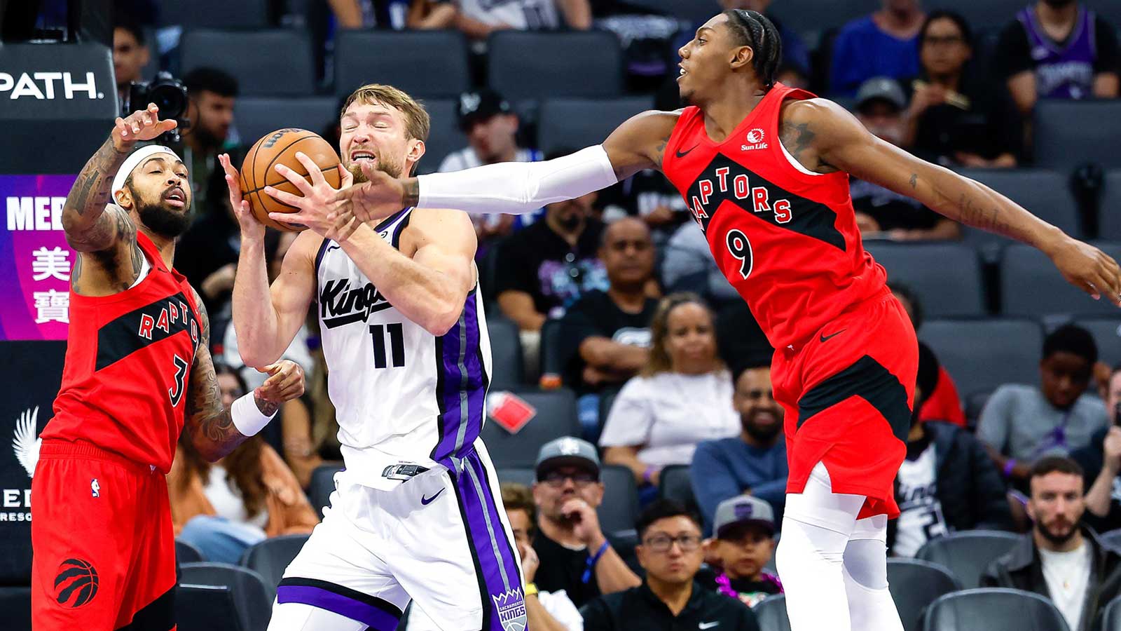 Kings Pivot to Hornets in Sabonis Talks — What It Means for the East