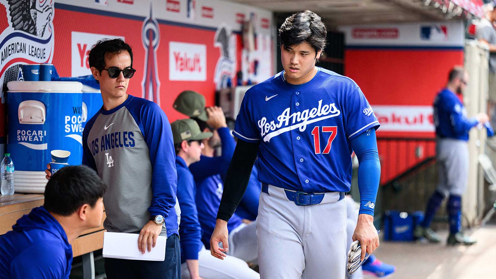 Shohei Ohtani Exits Early — What His Knee Issue Means for the Dodgers