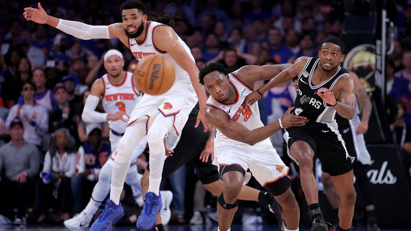 Candace Parker’s Sharp Critique of De’Aaron Fox — and Why It Stings After Spurs’ Collapse