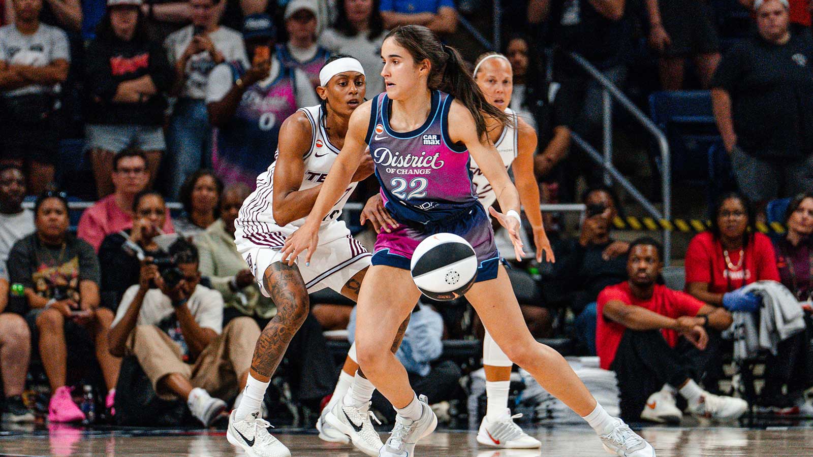 A Jump Ball, Two Seconds, and One Shot: How Sonia Citron Stunned the Tempo at the Buzzer