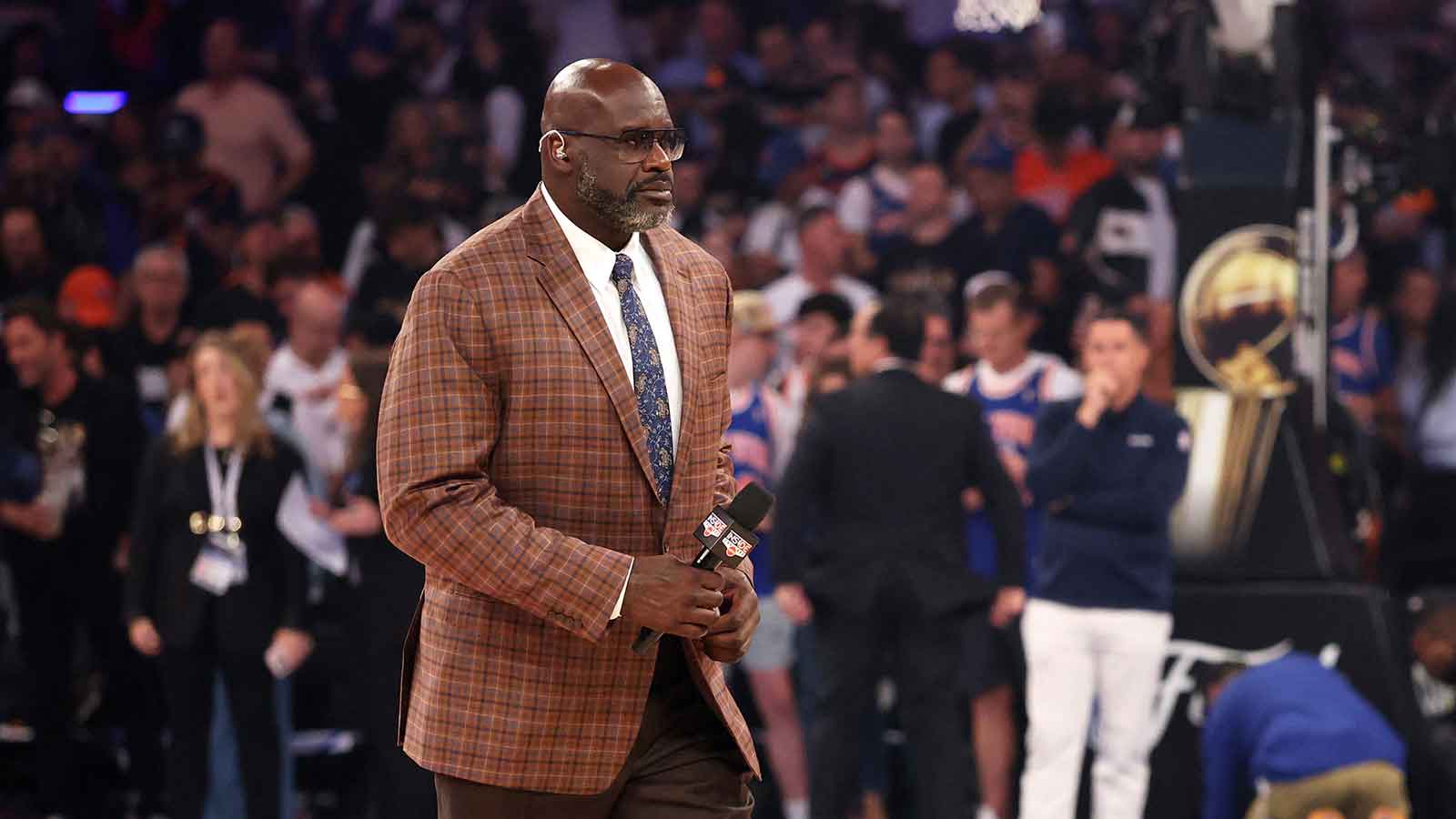 Dodgers Fans in Lakers Gear Could Score a Massive Shaquille O’Neal Bobblehead Next Week