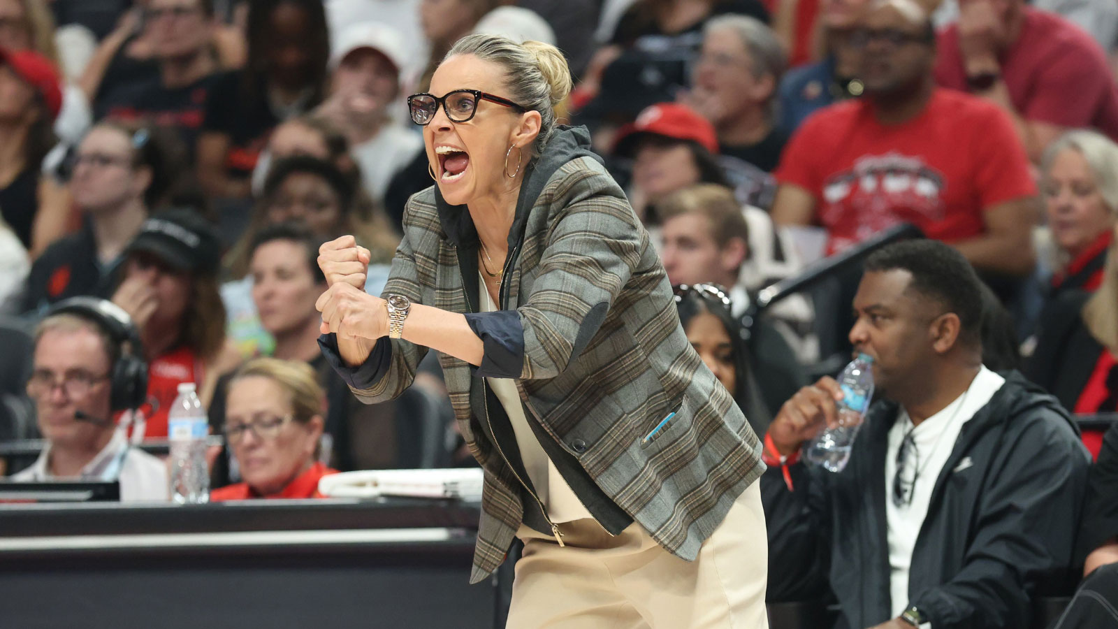 Aces Survive Lynx in 100-97 Thriller — and Becky Hammon Calls It ‘Crazy’ for Coaches