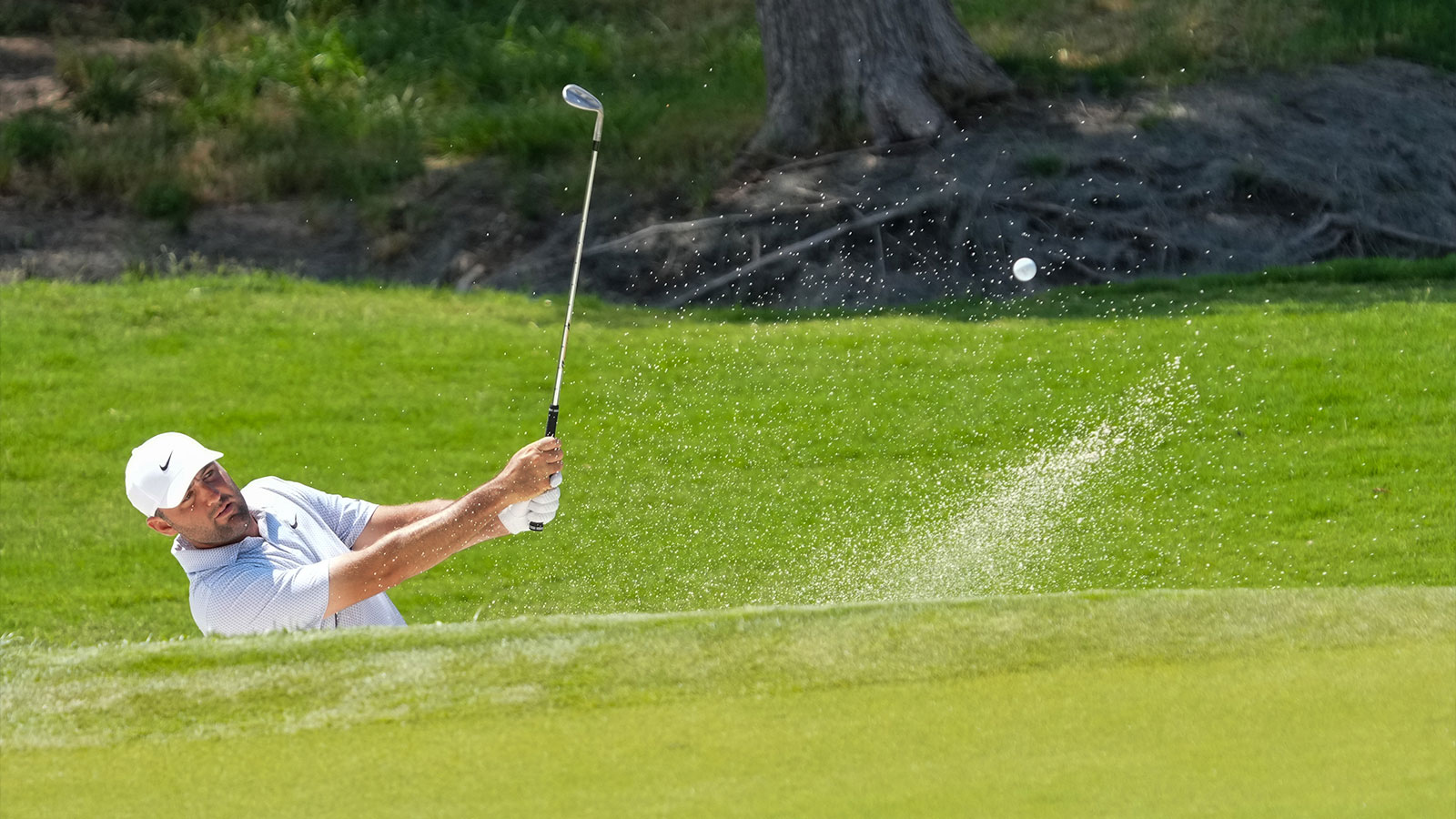 Scottie Scheffler’s Bunker Magic Has a Dark Side — Rivals Should Be Worried