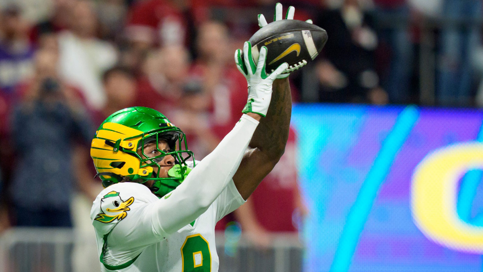 Oregon Lost Its NFL Draft TE1. The Replacement Might Be Even Better.
