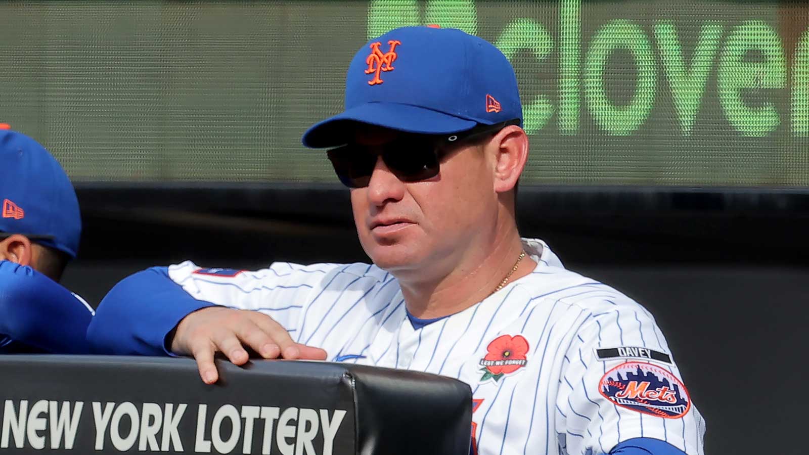 Mets Manager Carlos Mendoza Tips His Cap to the Knicks — and the Timing Says Everything