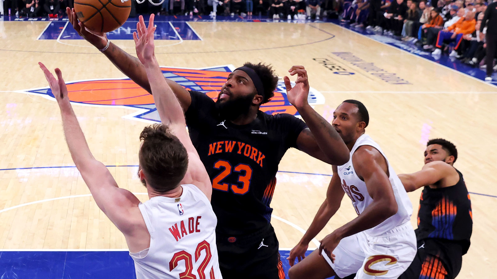 Mitchell Robinson’s Hand Injury Threatens Knicks’ Finals Hopes in Game 2