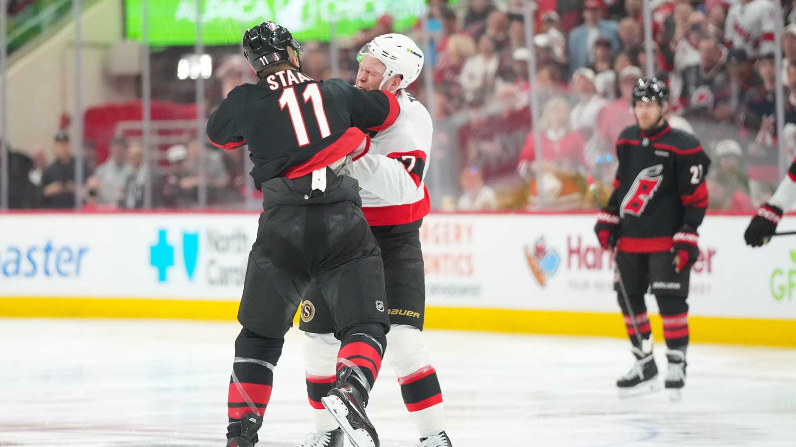 A Fight at Puck Drop That Launched a Conn Smythe Run: Inside Jordan Staal’s Legendary 2026 Playoffs