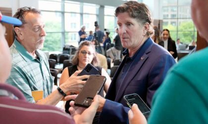 Mike Babcock’s Troubled Past Has Some Oilers Players Wary of Joining the Team