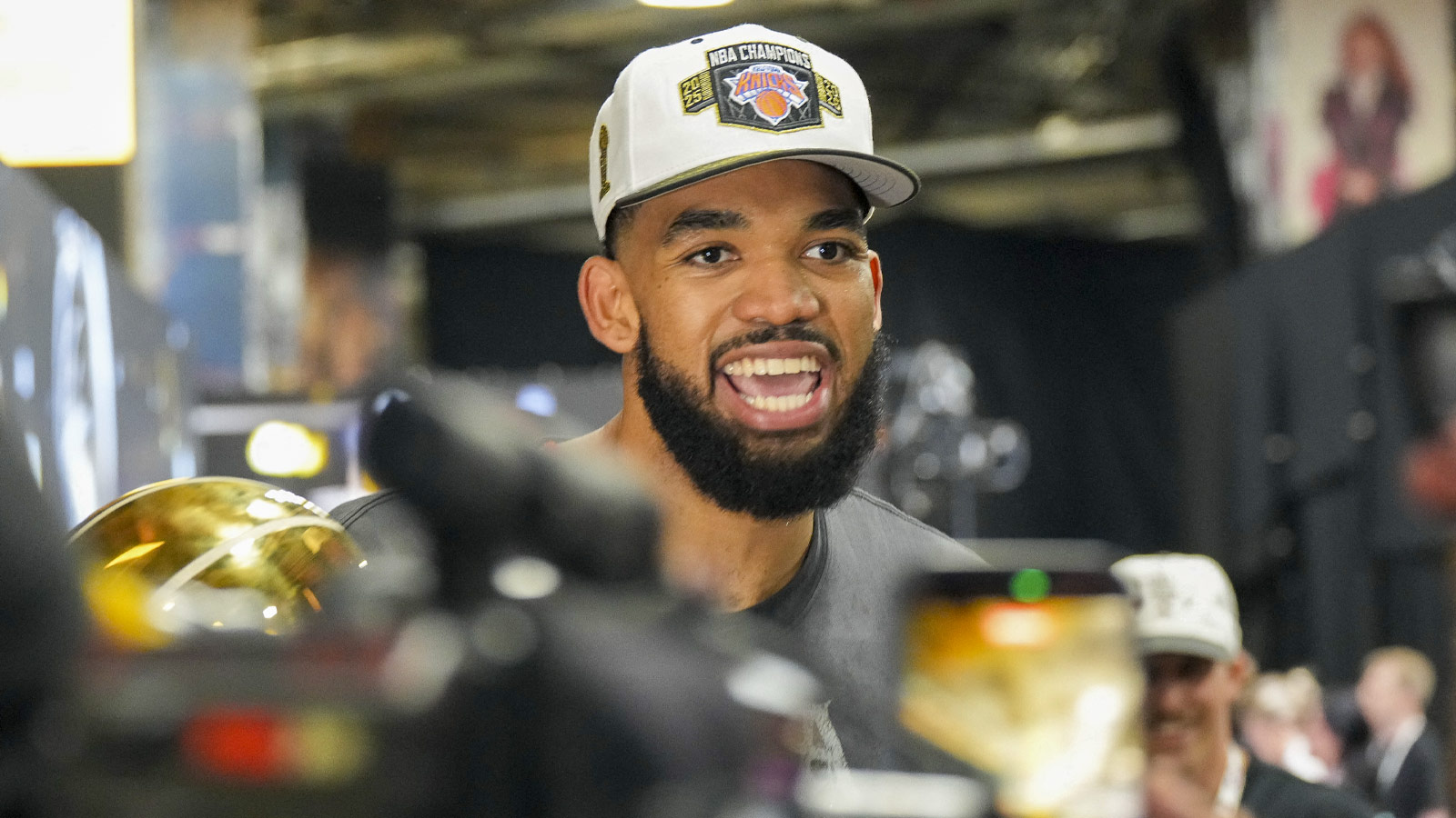 Knicks Star KAT Shouts Out ‘Real Celebrities’ in the Nosebleeds After Championship Win