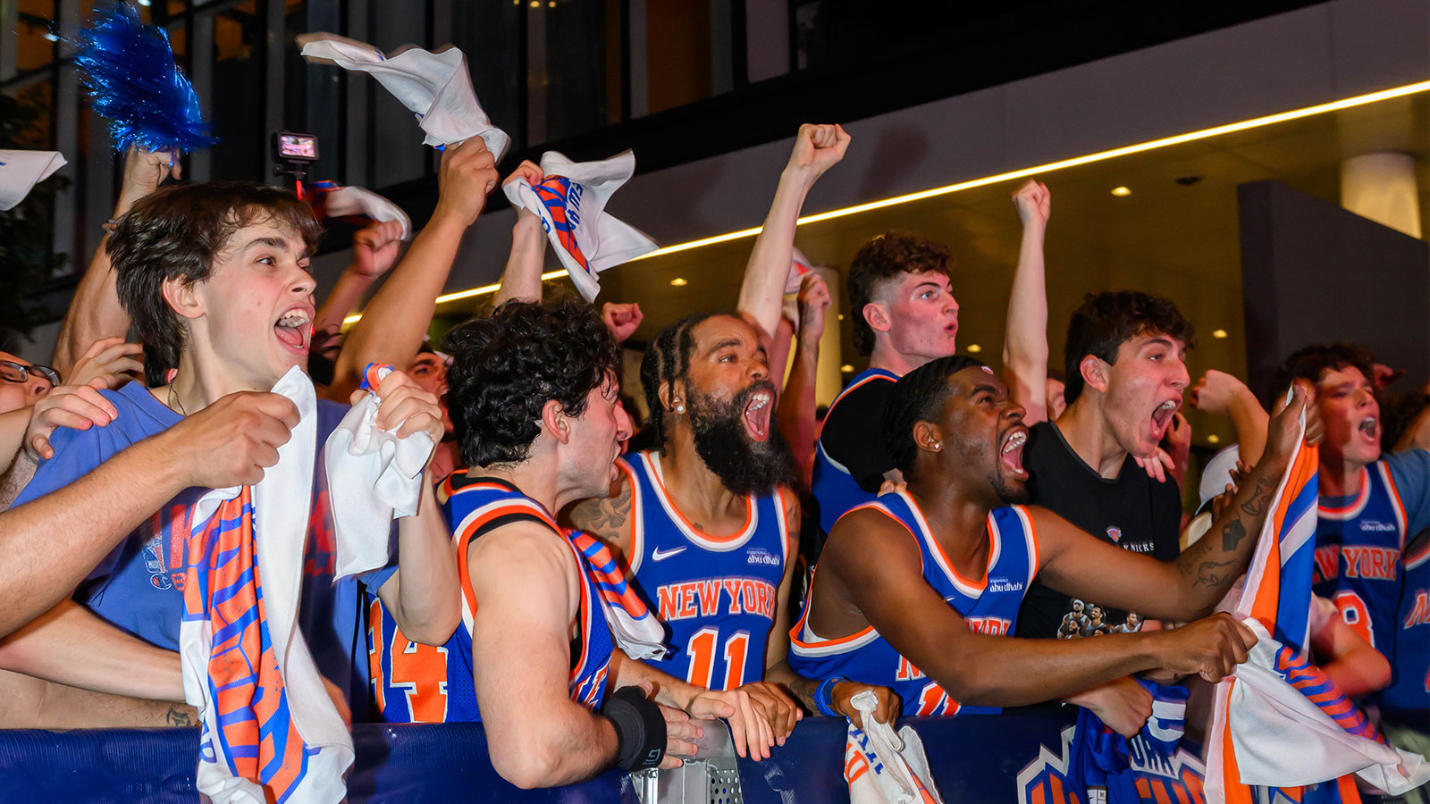 Knicks Fans Flooded NYC Before Dawn for the Championship Parade and It Was Absolute Chaos
