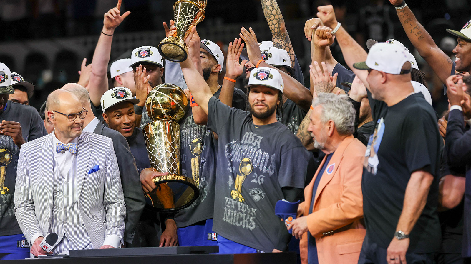 Jalen Brunson Hugged Spurs Coach Before His Own Dad. Here’s Why.