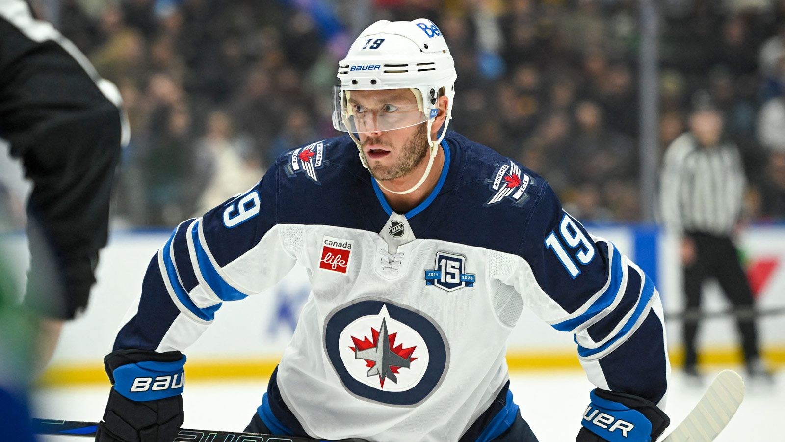 Jonathan Toews Plans to Retire Friday After One Season Back With Winnipeg