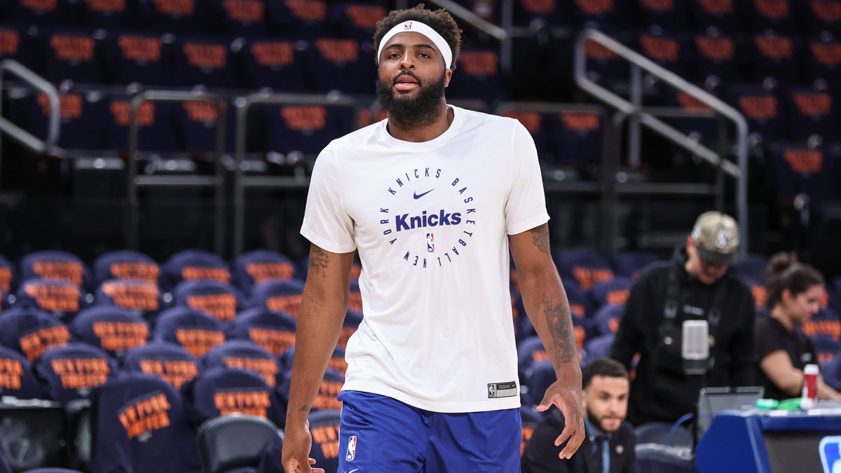 Knicks’ Mitchell Robinson Calls Out ‘Silly’ Teammates Over Country Music Ritual He Says Is Key to a Title