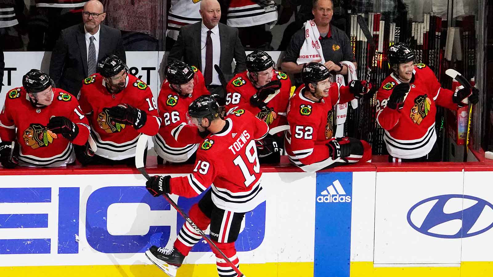 Toews Made Chicago Believe Again. Now the Blackhawks Are Saying Goodbye.