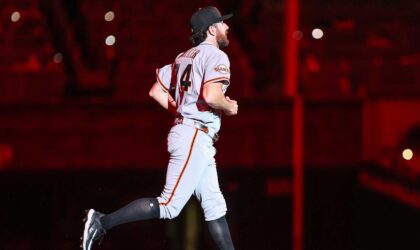 Giants Pitcher Threw His Whole Glove to First Base. It Was the Right Call.