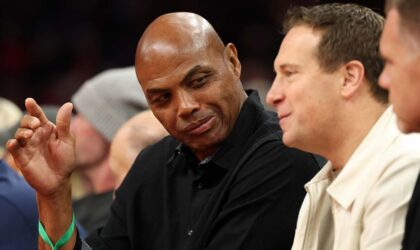 Charles Barkley Stunned as Knicks Fans Overrun Spurs’ Home Arena — What Happened Next