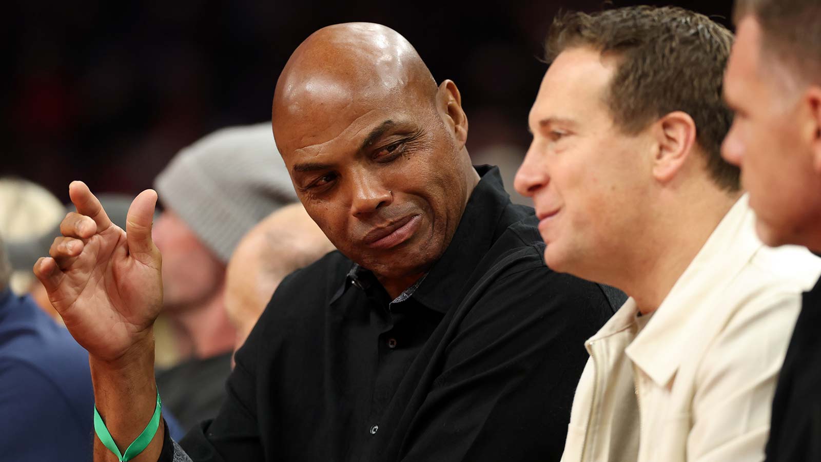 Charles Barkley Stunned as Knicks Fans Overrun Spurs’ Home Arena — What Happened Next