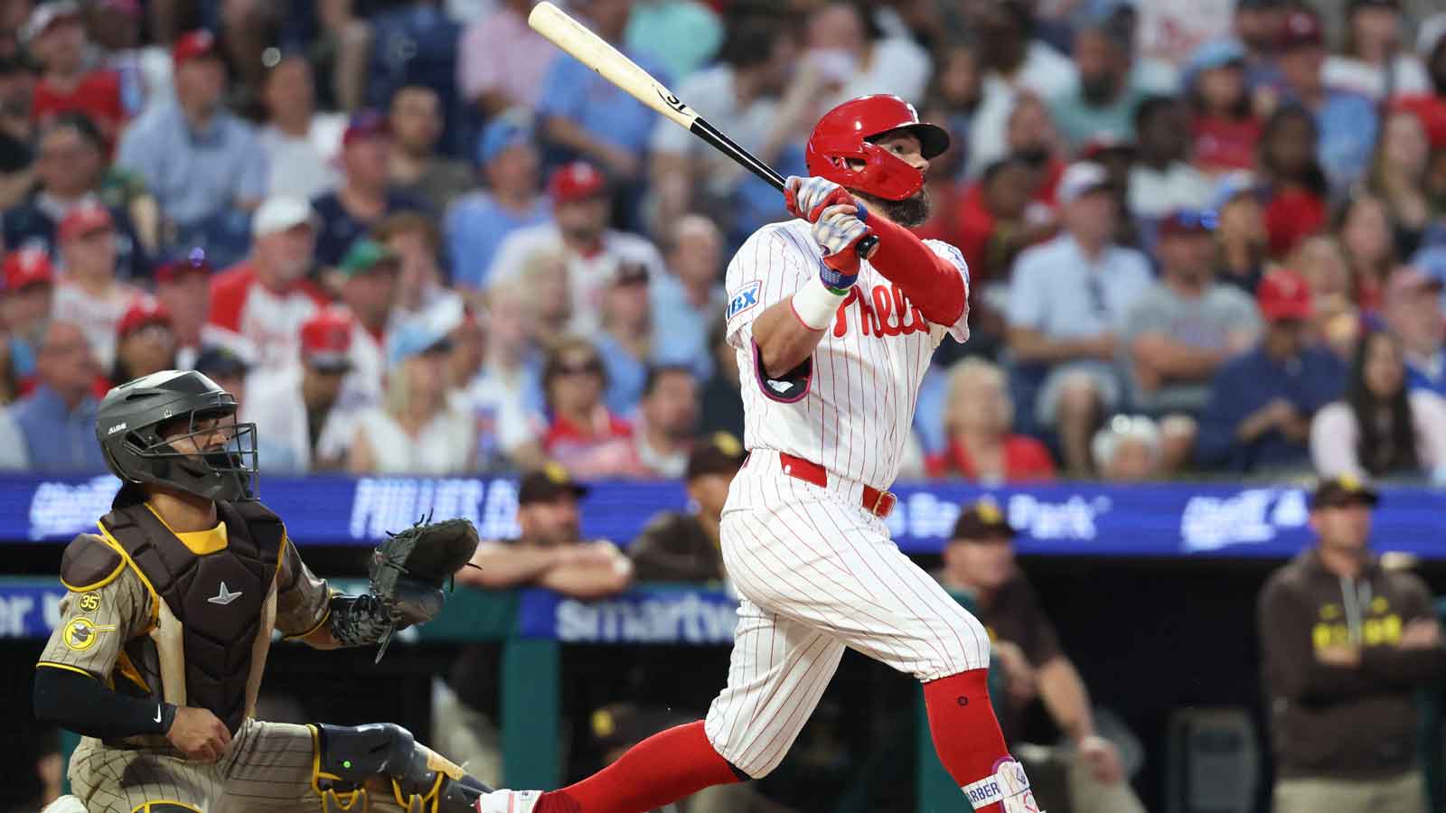 Kyle Schwarber Hit Two 450-Foot Homers in One Inning and Fans Got Free Drinks Out of It