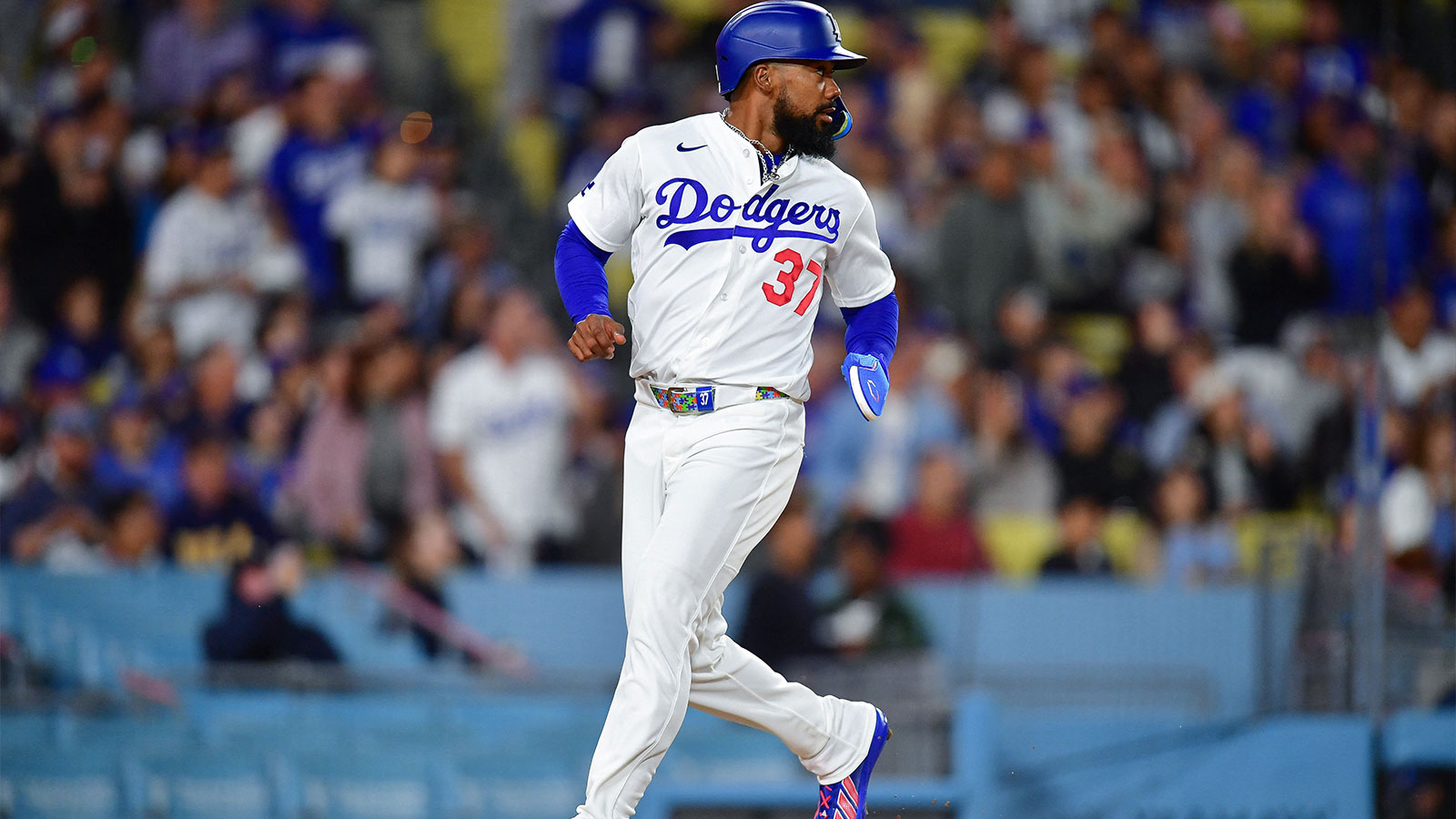 Dodgers Slugger Sets a Target Date for His Return from the Injured List