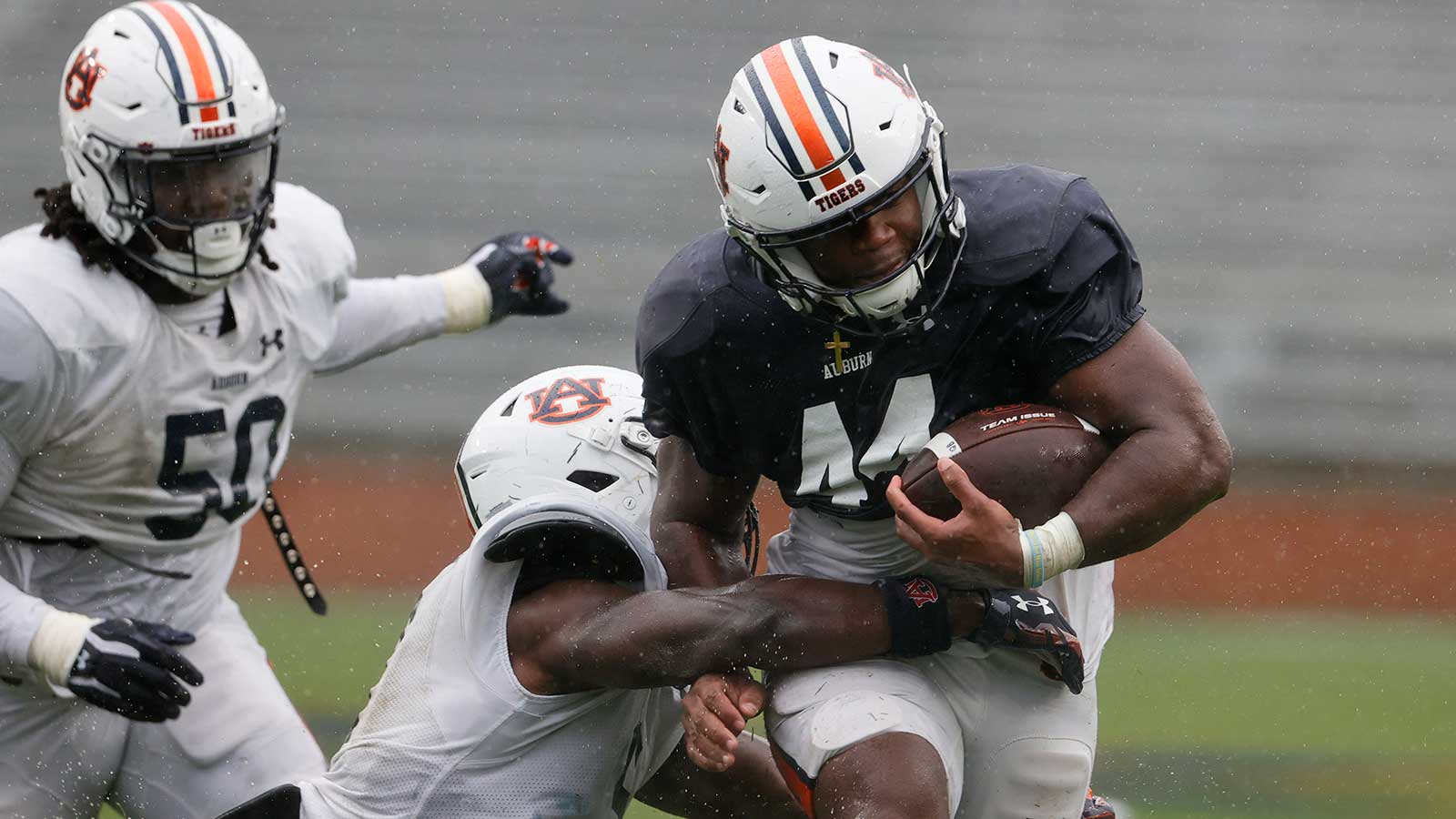 Kingston Miles flips from Auburn to Missouri, and St. Louis pipeline theory gains steam