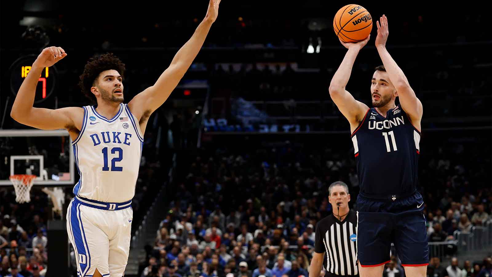 Kings Trade Up for UConn Champion Karaban, Cavs Pocket Future Pick