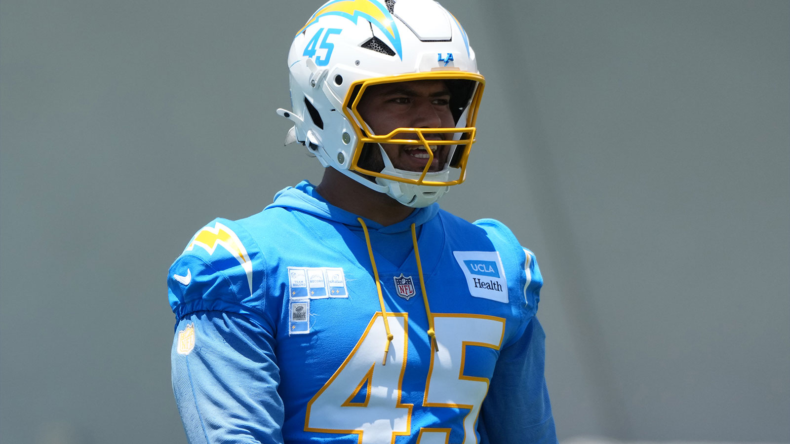 Tuli Tuipulotu Isn’t Worried About His Chargers Contract. Here’s Why That Matters.