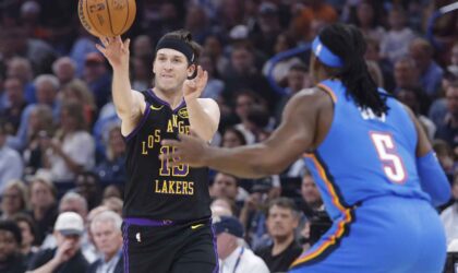 Country Music and Custom Pillows. That’s How the Lakers Kept Austin Reaves.