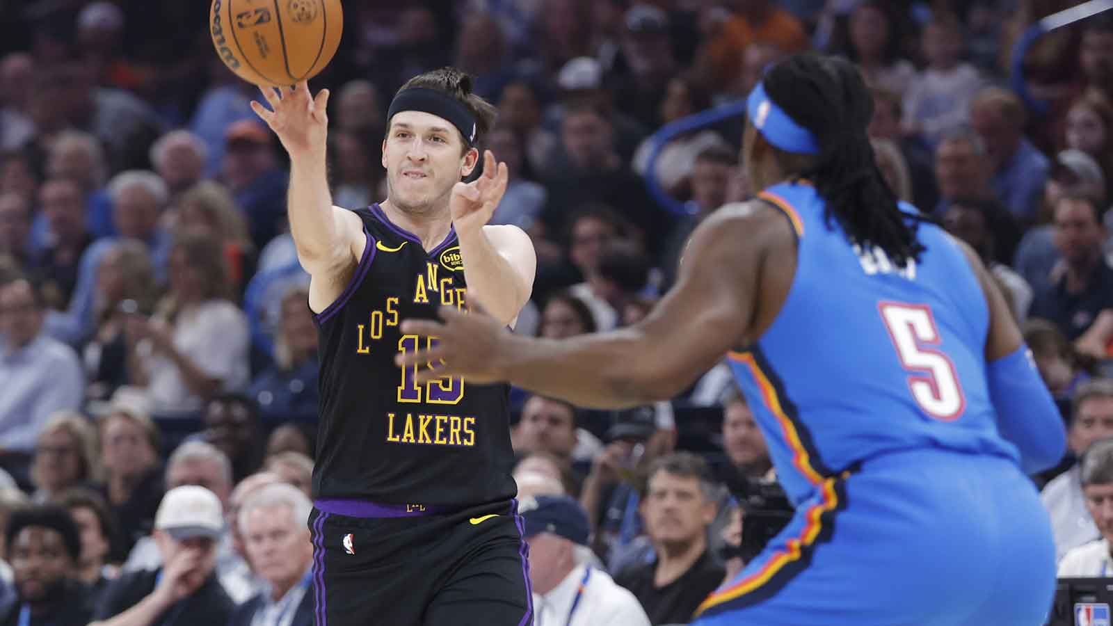 Country Music and Custom Pillows. That’s How the Lakers Kept Austin Reaves.