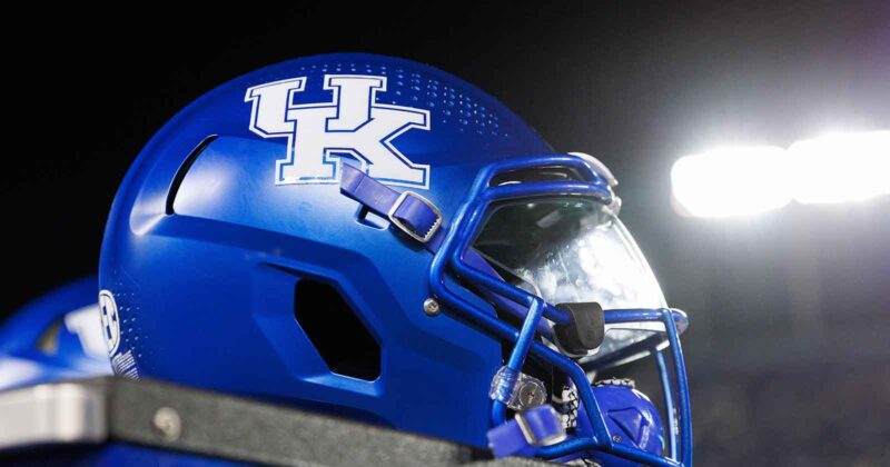 Kentucky 4-Star WR Pick Snubs Notre Dame and Louisville for In-State Wildcats