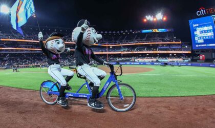 Mr. Met Kept Dancing While the Mets Manager Got Fired. It Was Perfect Timing.