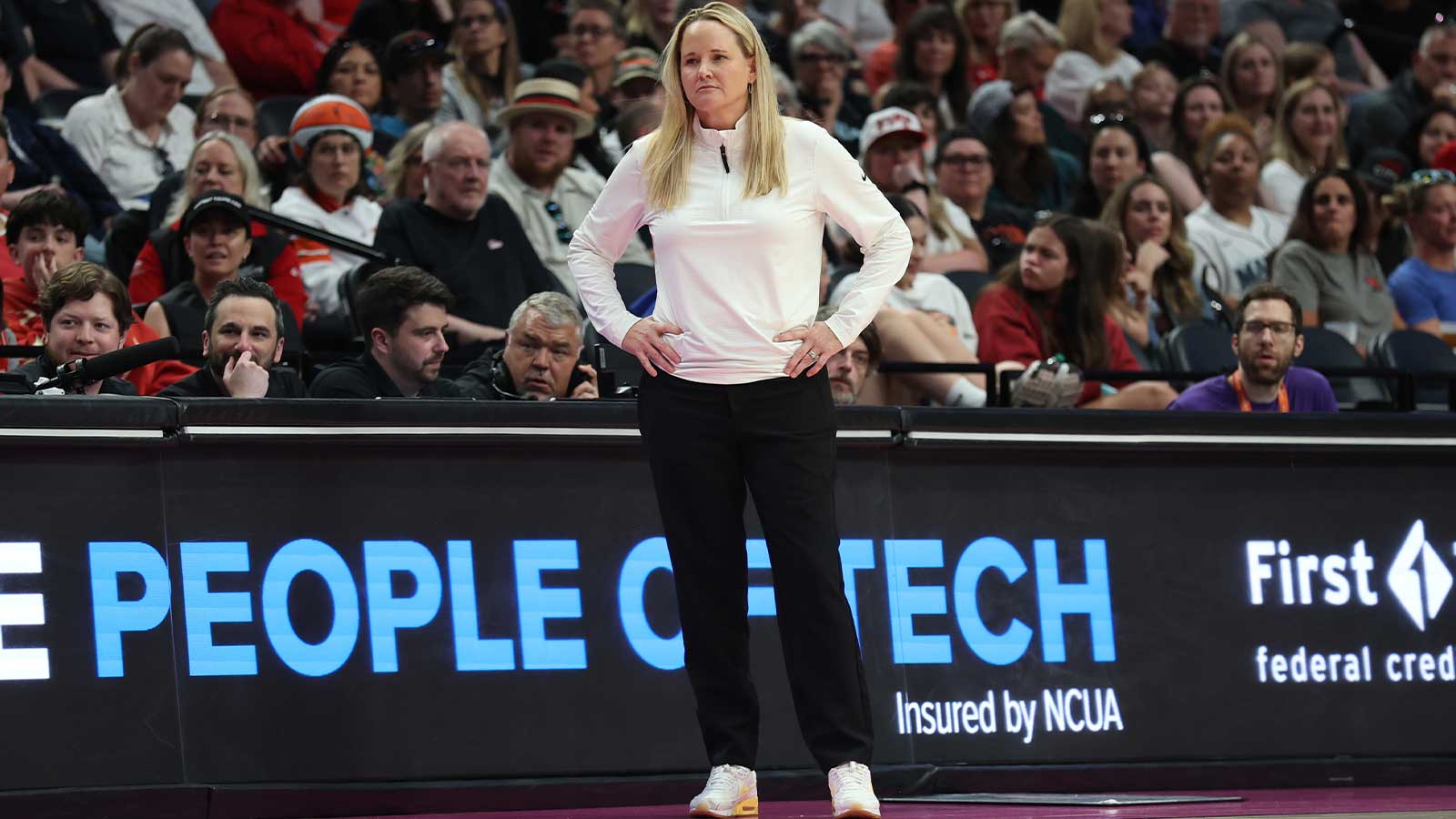 Lynne Roberts Calls Sparks’ Defense ‘Broken’ — Here’s the Lineup Fallout