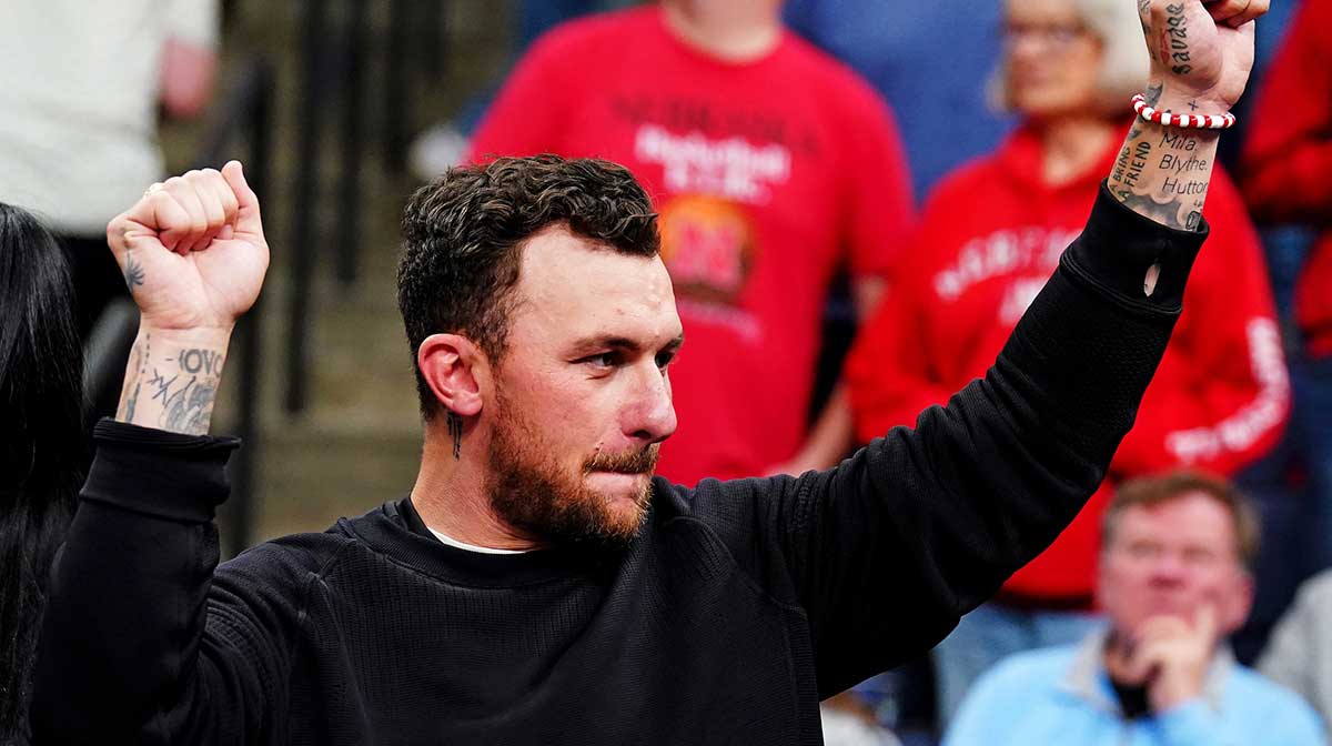 Johnny Manziel Says He Prays for 0-16 Browns Seasons Every Year