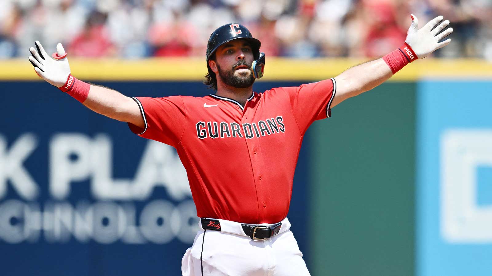 Former Teammates Turned Rivals: The Tense Moment Between Austin Hedges and Josh Naylor Captured Live