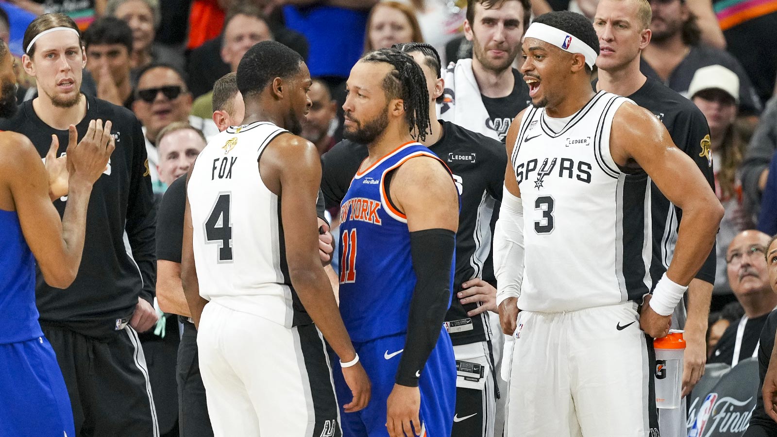 Rick Brunson’s Sideline Outburst in Knicks-Spurs Game — Did Family or Coaching Fuel It?