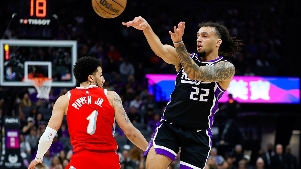 Hawks Add Guard Depth as Kings Clear Cap Room in Carter Trade