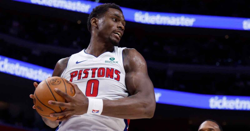 Jalen Duren and Pistons Are Far Apart on a New Deal. Sacramento Wants In.