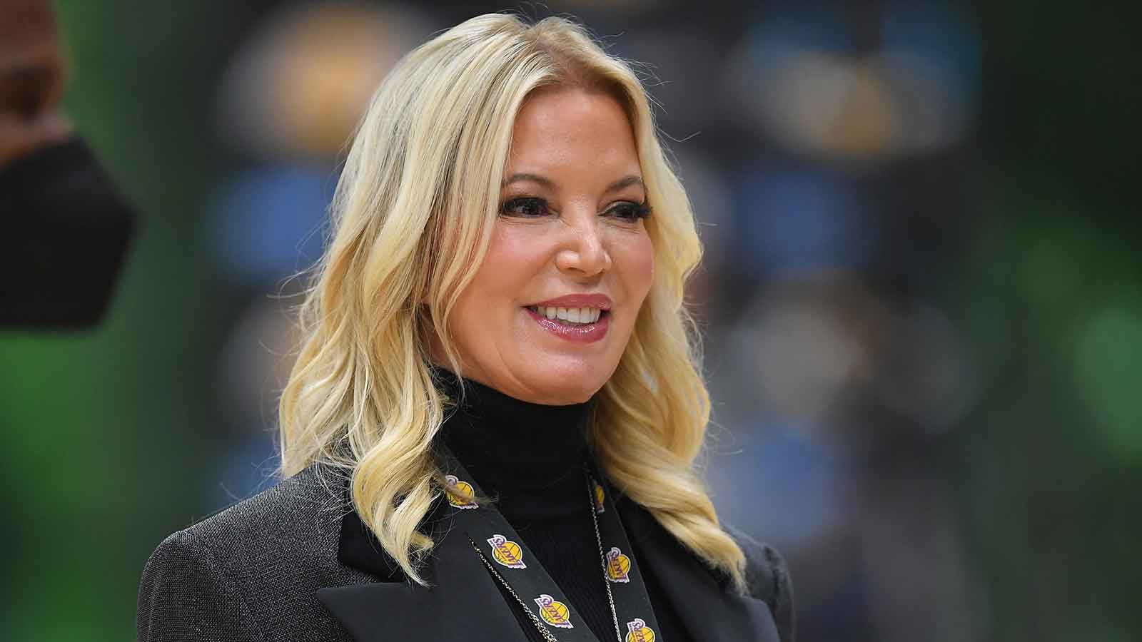 LeBron James Tells Lakers He’s Leaving. Jeanie Buss Responds.