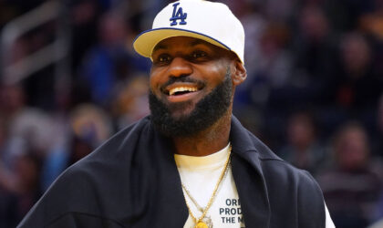 LeBron Leaves Lakers and the Internet Immediately Signs Him to the Dodgers