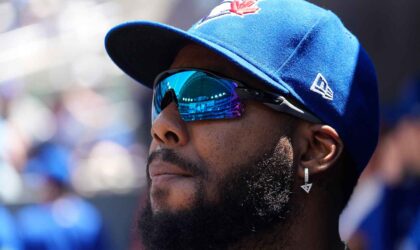 Vladimir Guerrero Jr. scratched with back tightness, Blue Jays shift infield vs. Mets