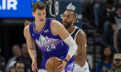 Lakers Fans Ambushed Walker Kessler at LAX and Tried to Recruit Him on the Spot