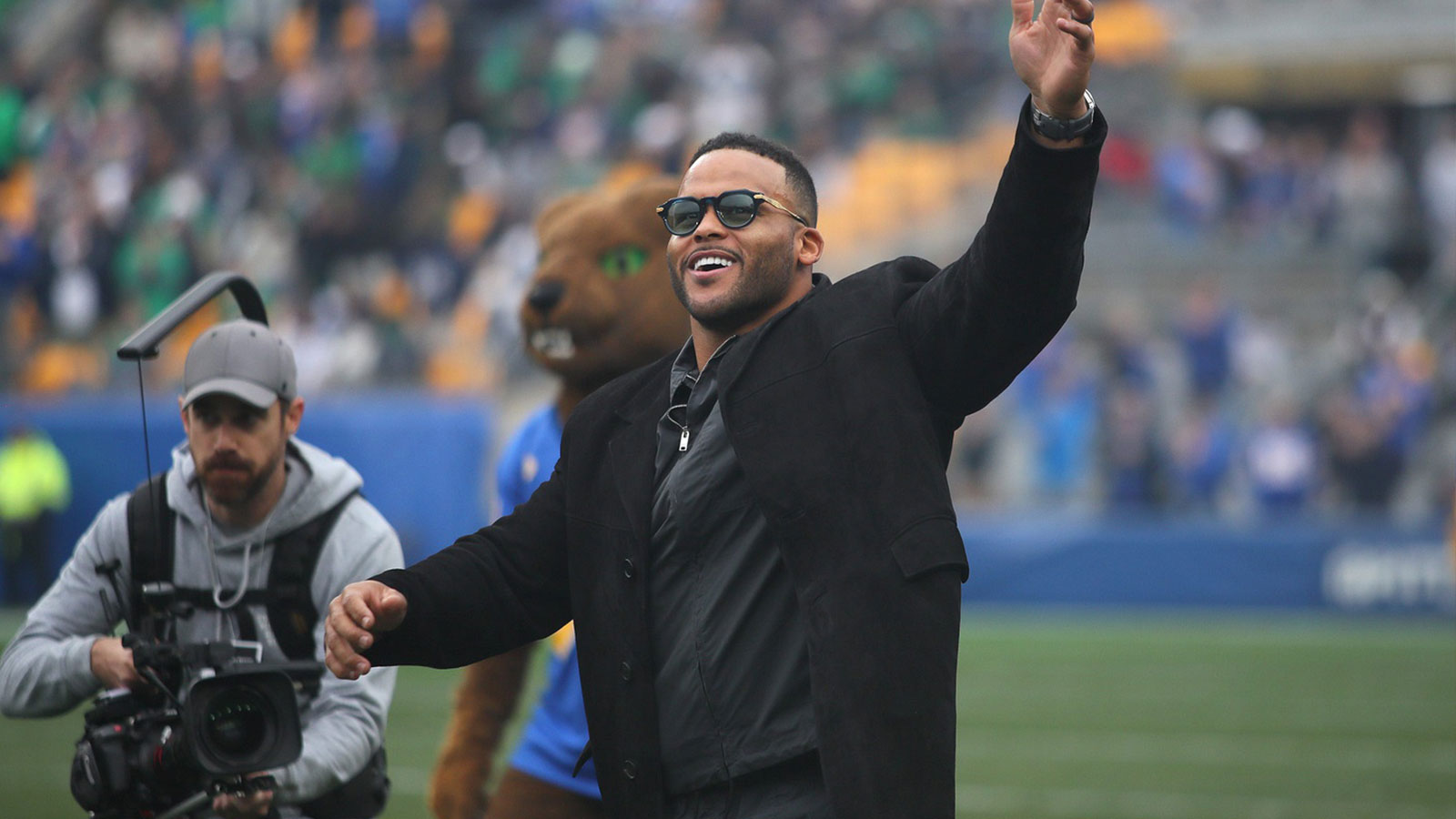 Rams Star Aaron Donald Gets a Plea — One That Could Define the Franchise’s Future