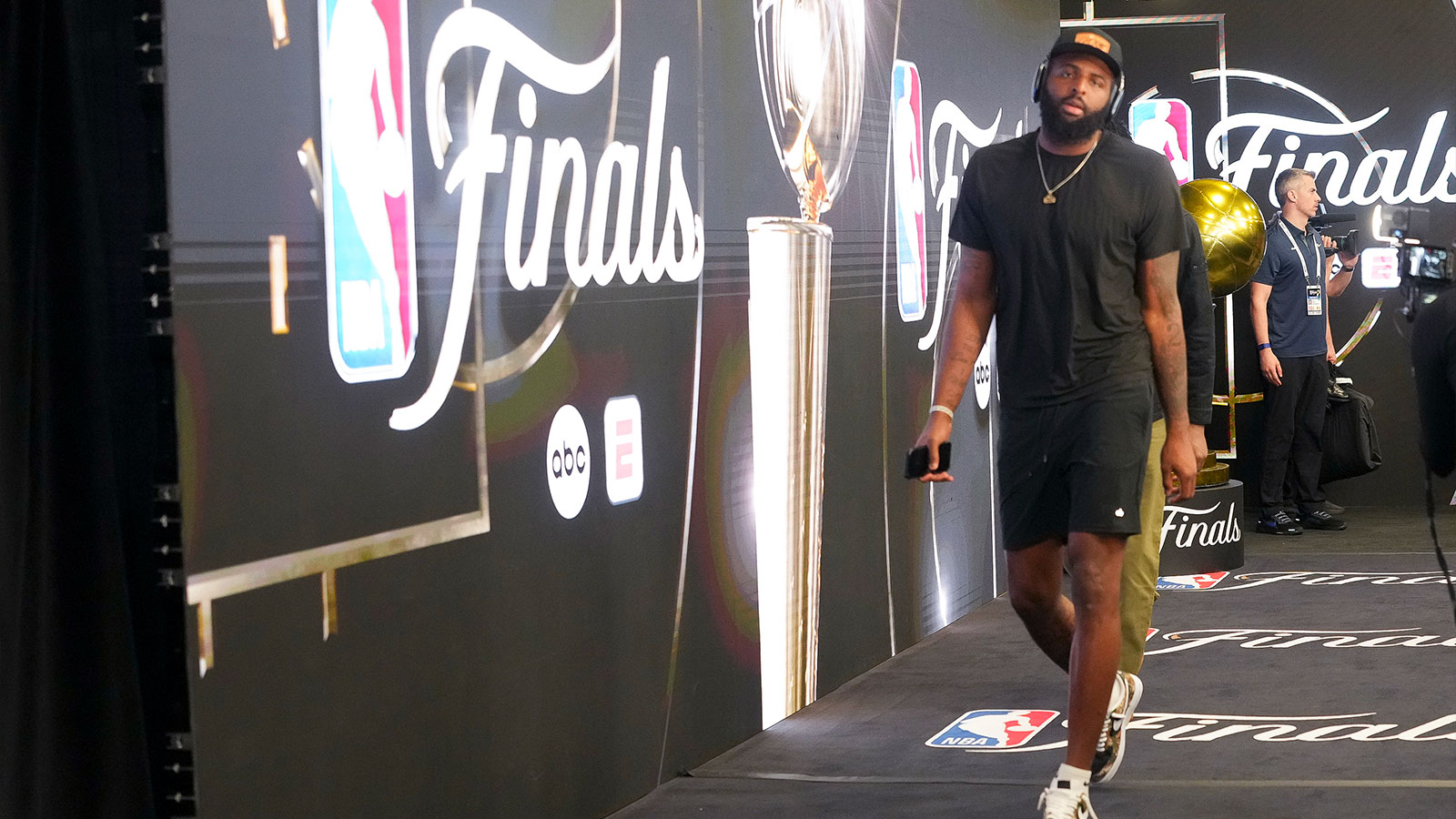 Mitchell Robinson’s Game 4 Status Revealed — Here’s What It Means for the NBA Finals