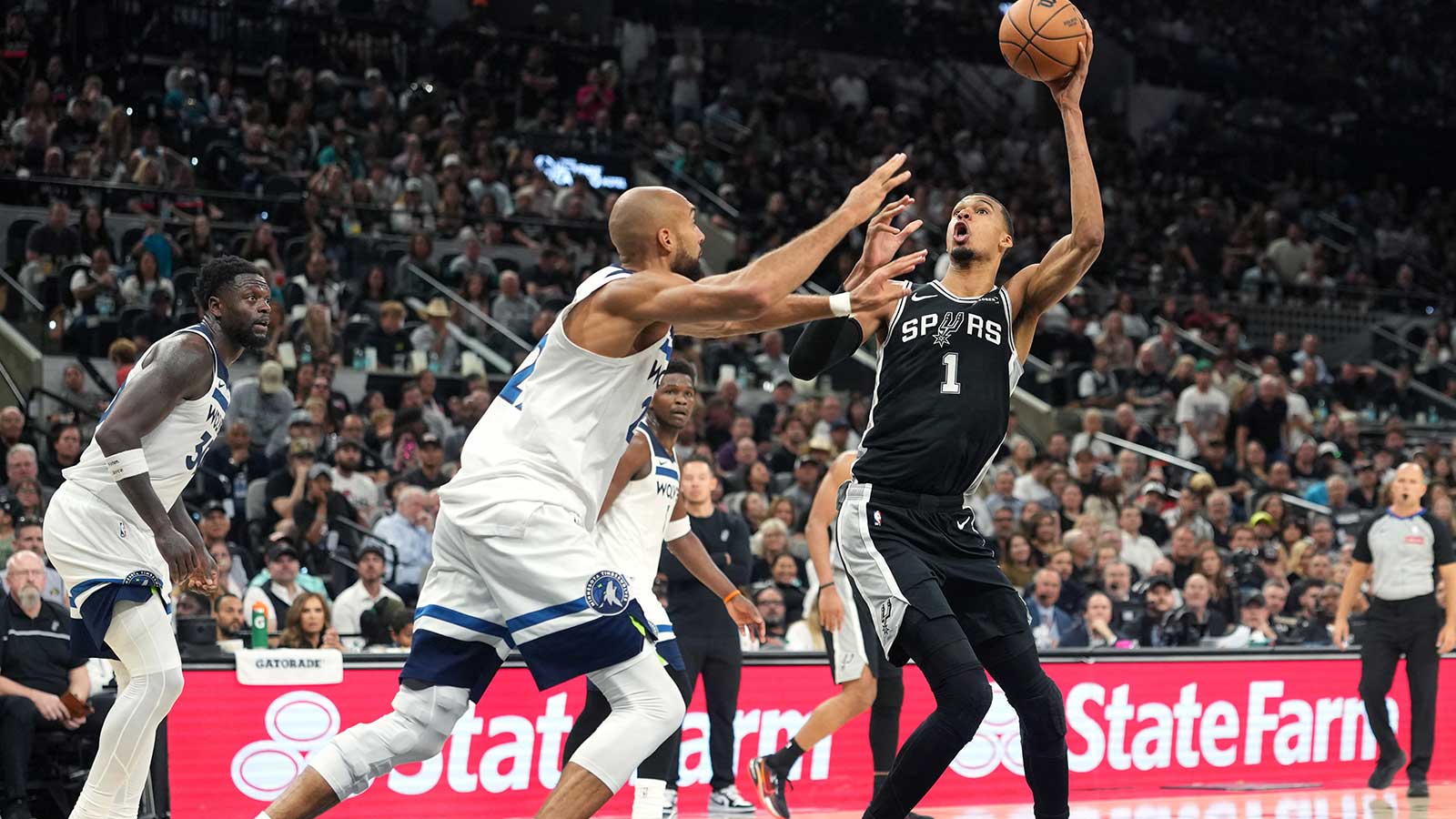 Timberwolves Coach Chris Finch’s Own Admission: The One Mistake That Cost the Series vs. Spurs
