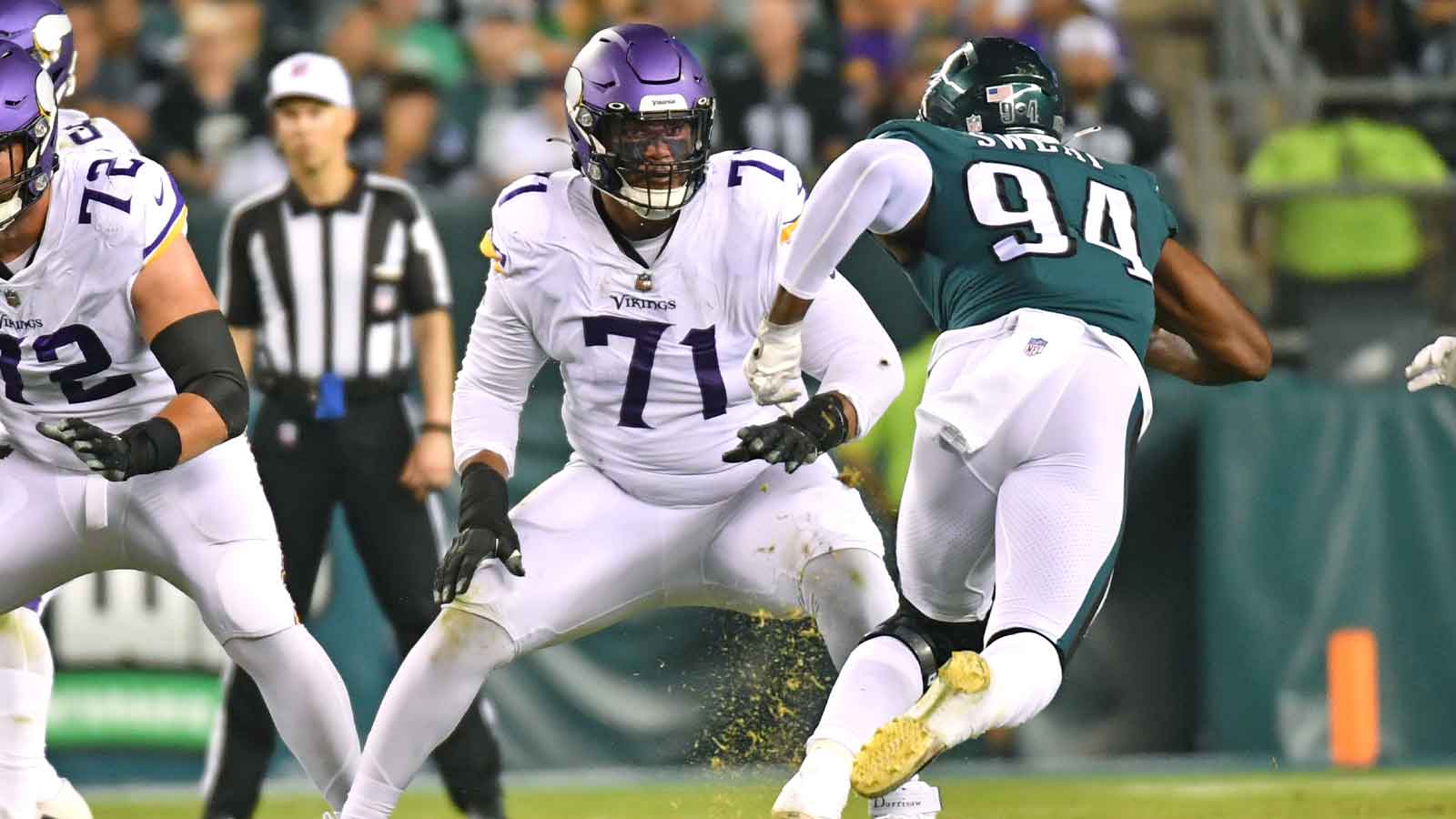 Christian Darrisaw’s Knee Is Now the Biggest Factor in the Vikings’ QB Race