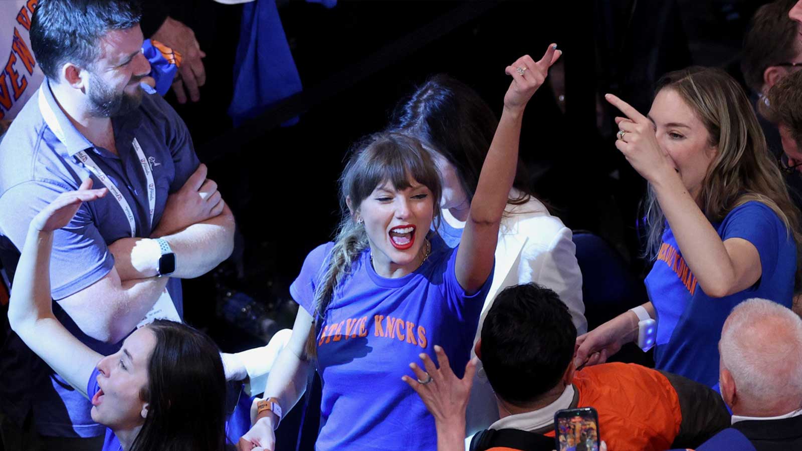Taylor Swift Spotted Celebrating Knicks’ 29-Point Comeback — Fans React to Her Postgame Frenzy