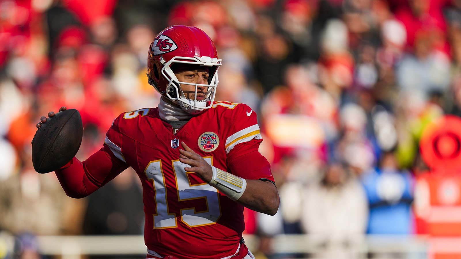Chiefs CEO’s Promise to Fans Hinges on Mahomes’ Mega Deal