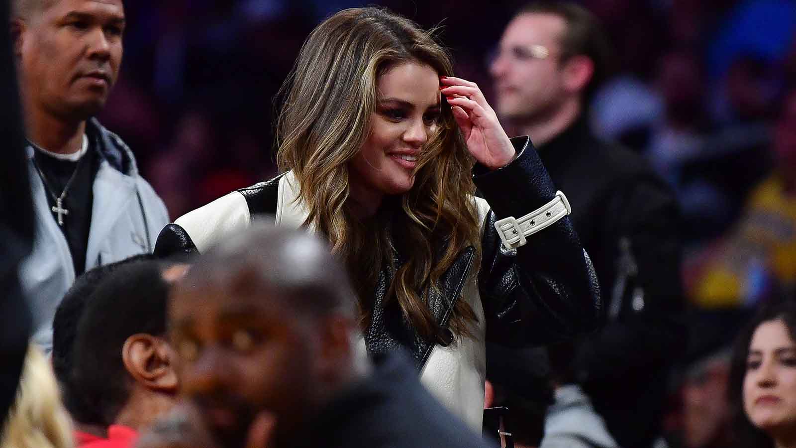 Selena Gomez Deletes Knicks Post After Spurs Loss — Fans React to the Fallout
