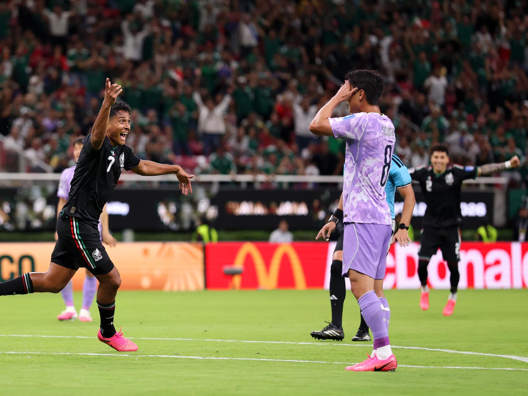 A Bizarre Goalkeeper Blunder Gave Mexico a World Cup Lifeline and the Crowd Lost It