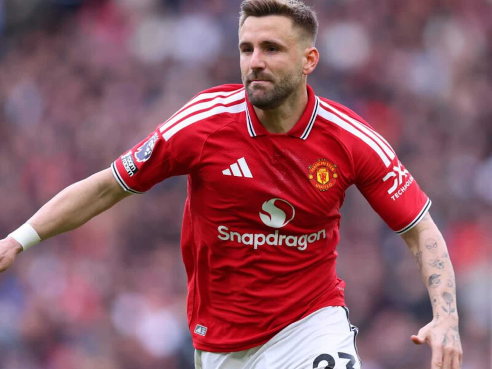 Luke Shaw’s Pay Cut Ultimatum Reveals Manchester United’s Hard Line on Wages