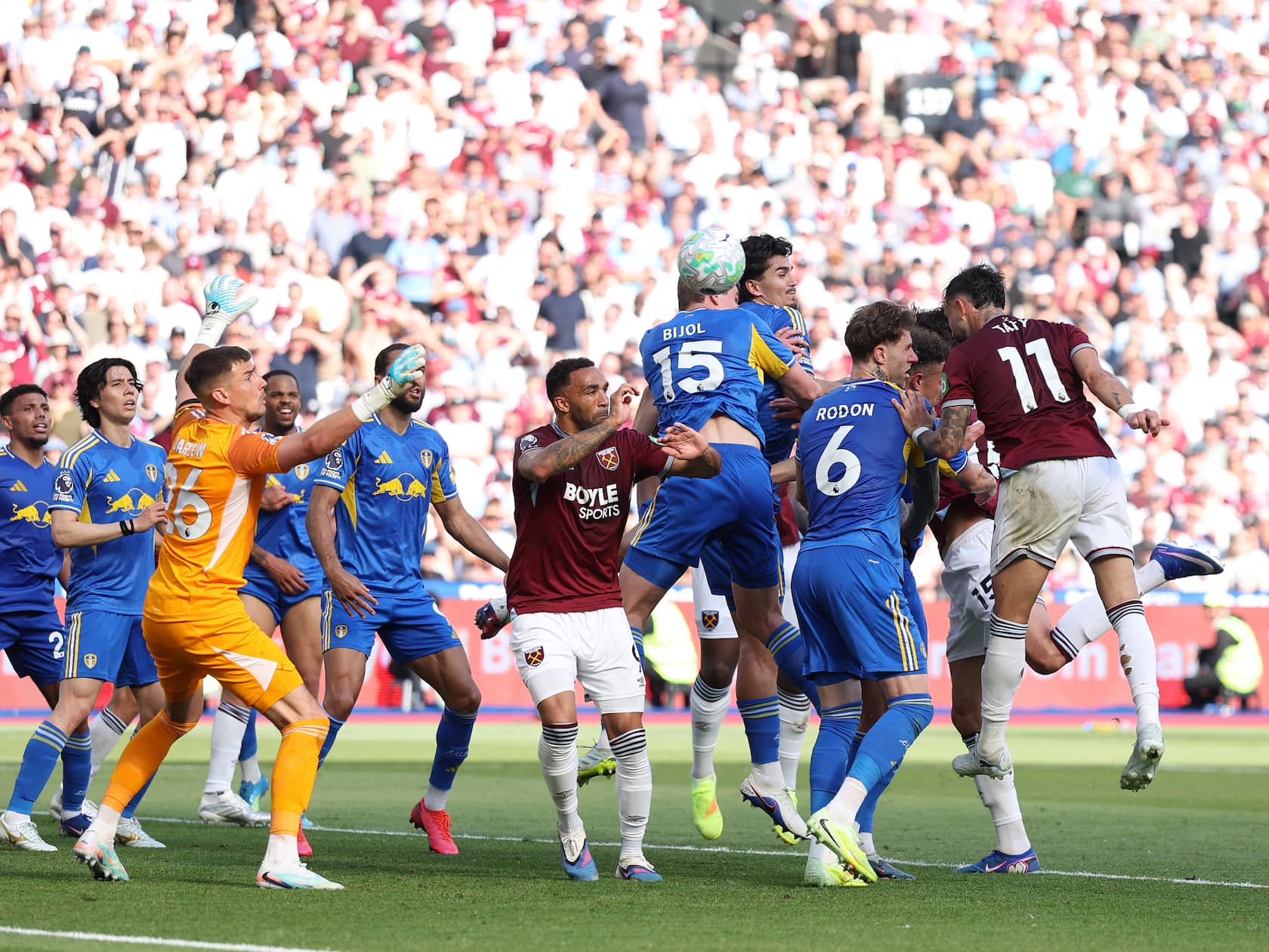 Leeds United’s Summer Sales Begin as Julian Brandt Emerges as a Free Agent Target